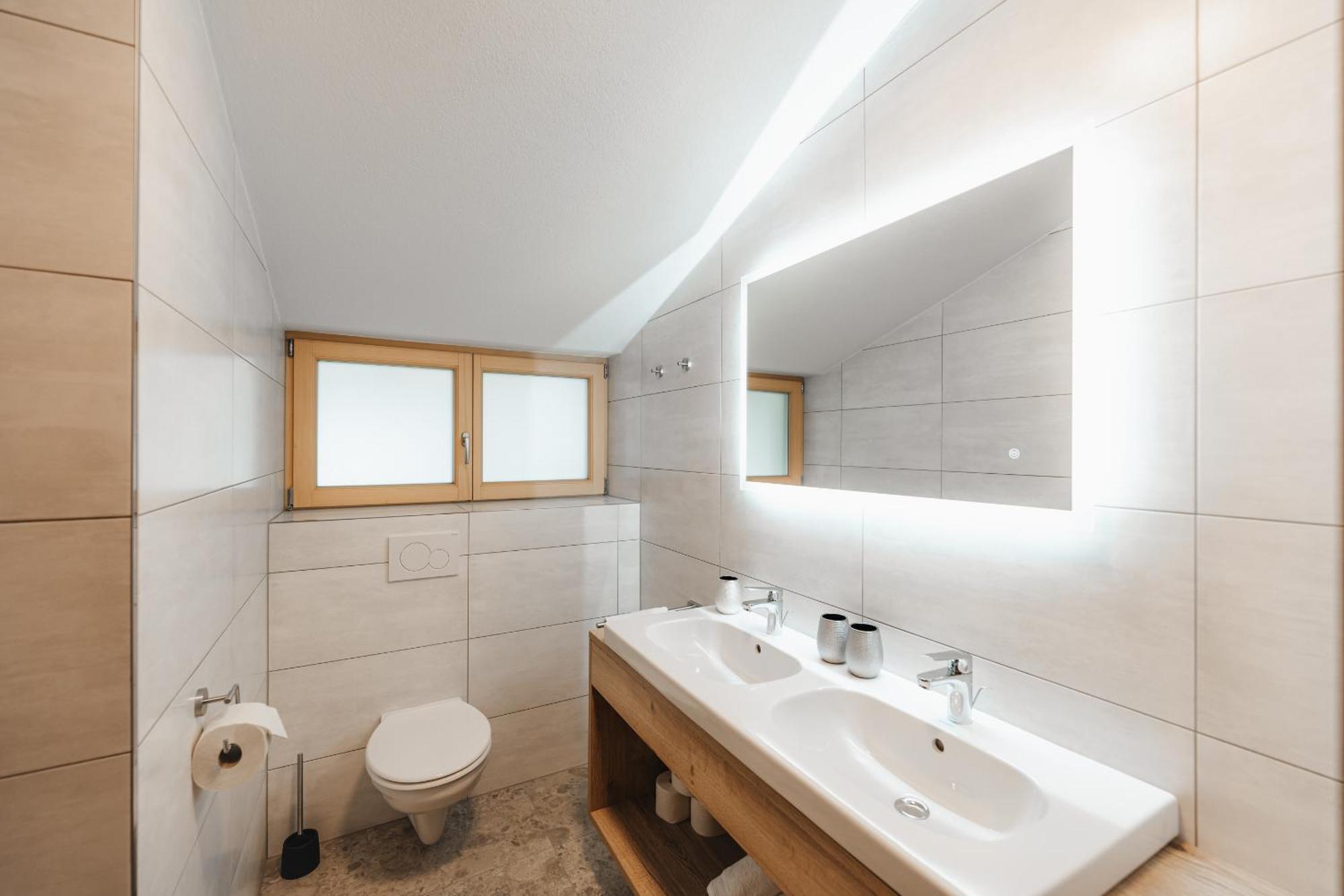 Alpenzeit Zillertal Apartments Zell am Ziller Pokoj fotografie