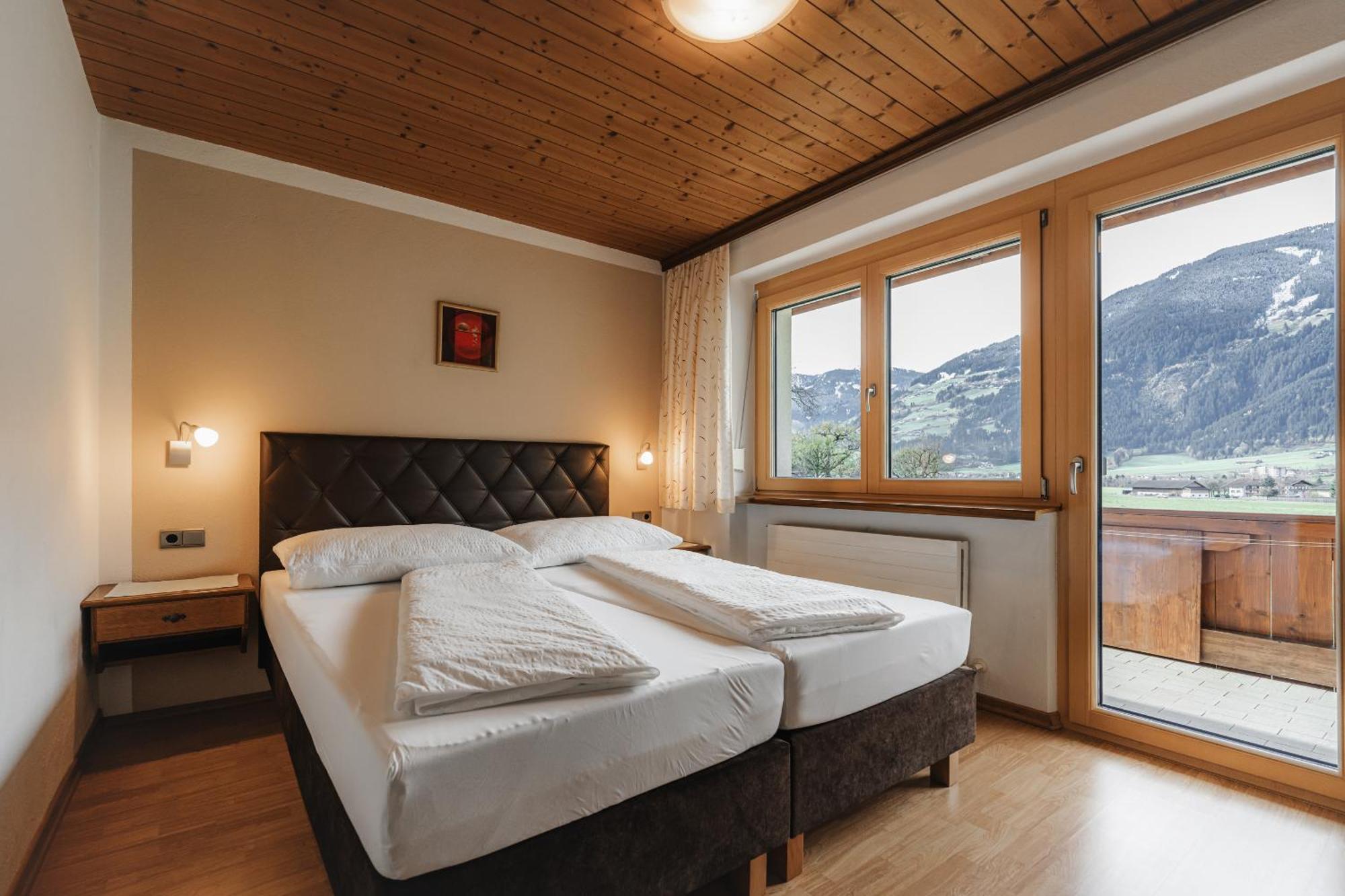 Alpenzeit Zillertal Apartments Zell am Ziller Pokoj fotografie